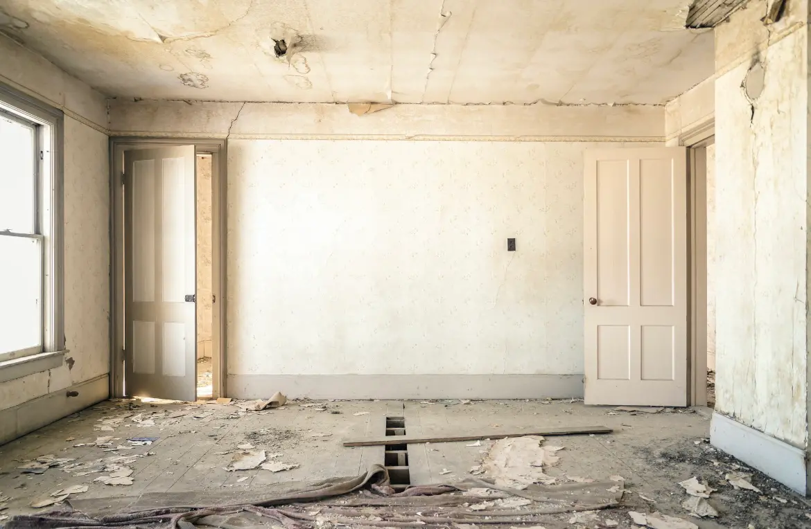 Waste disposal crew managing a cleanout project in Overisel